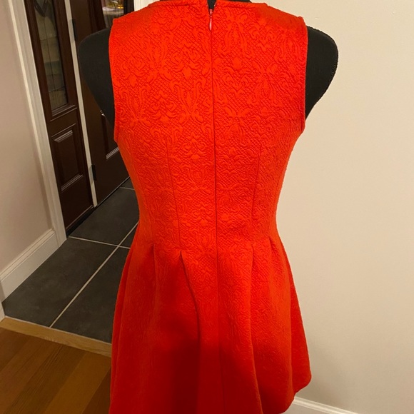 Francesca’s simple little red dress - Picture 2 of 11